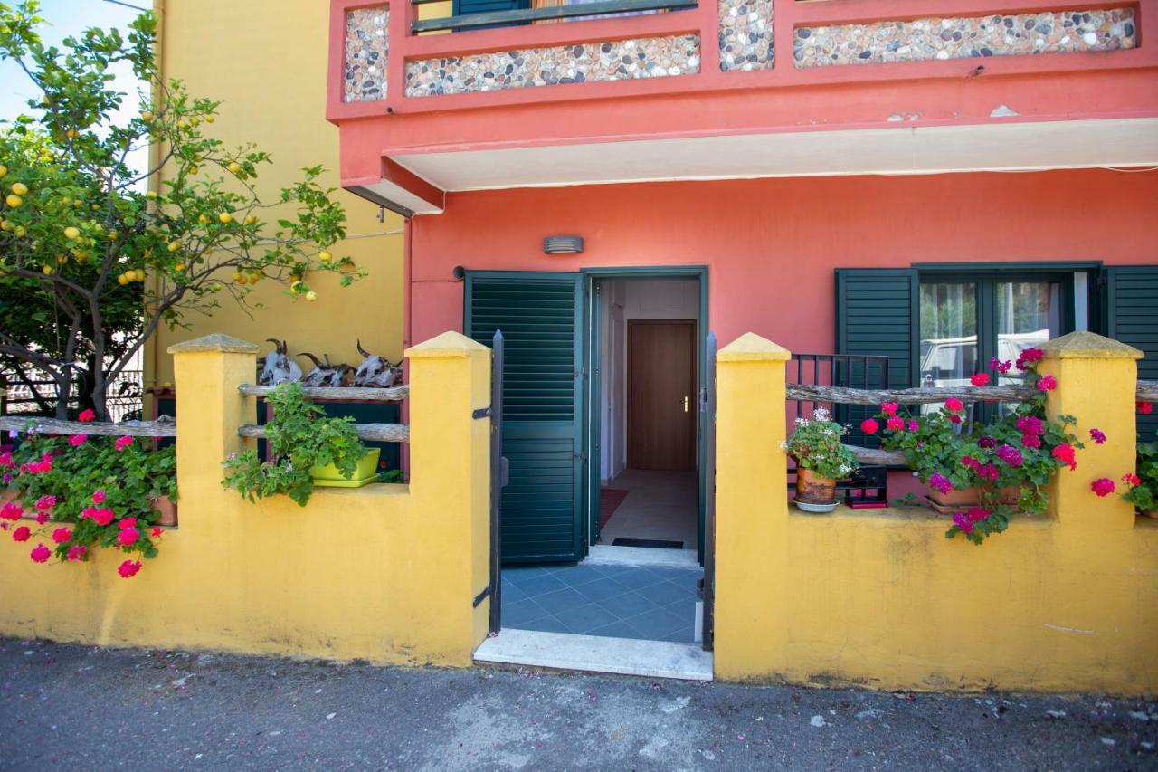 Red Flat Apartment Bari Sardo Exterior foto